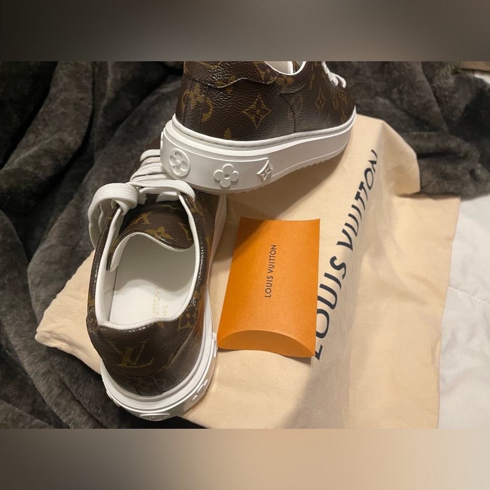 Louis Vuitton Time Out Sneakers - Picture 5 of 7